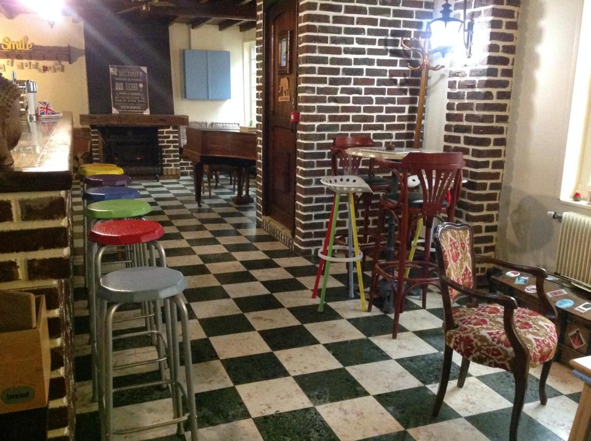 Auberge De L'Arc En Ciel Fauquembergues ภายนอก รูปภาพ